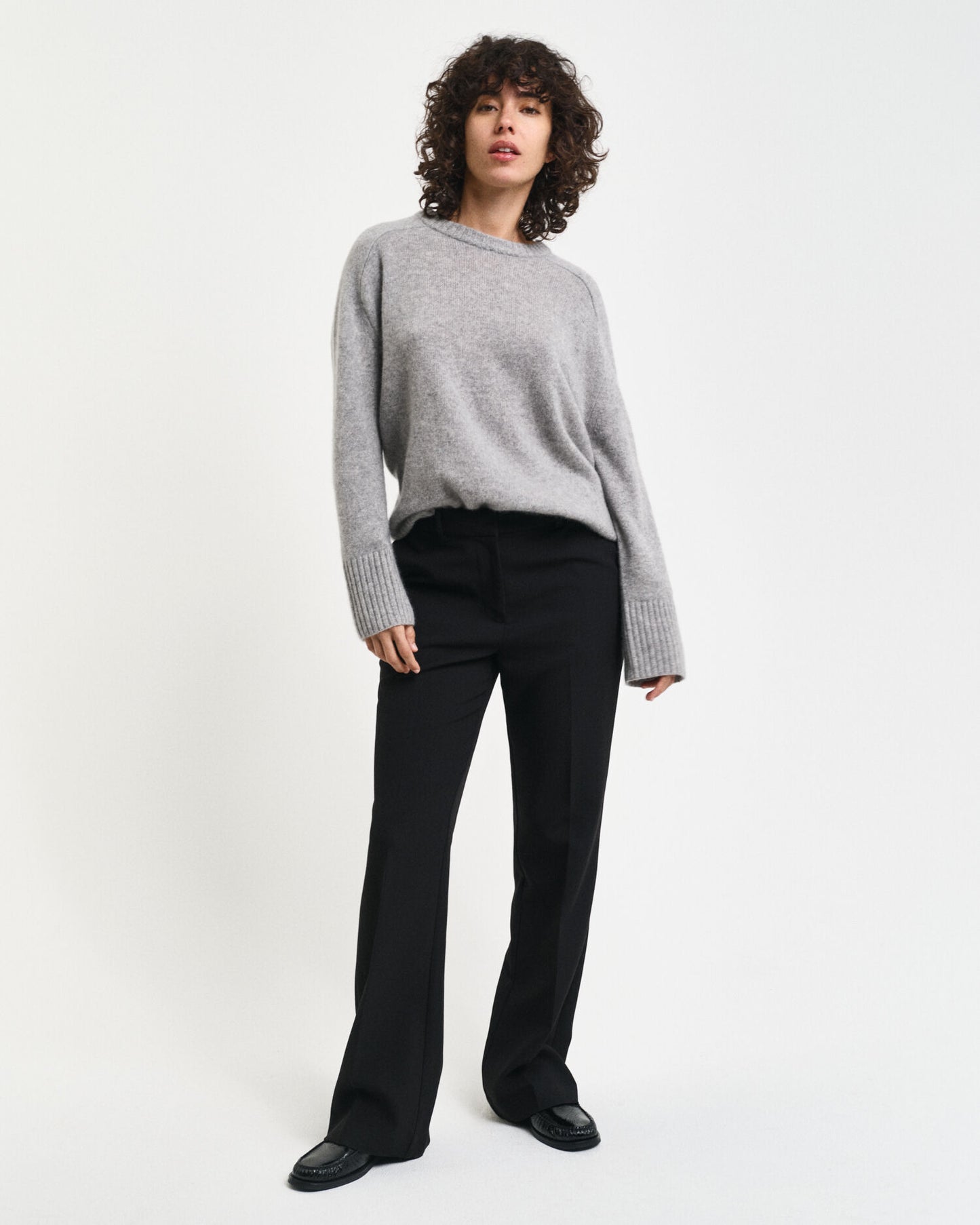 Pantalon coupe slim évasé