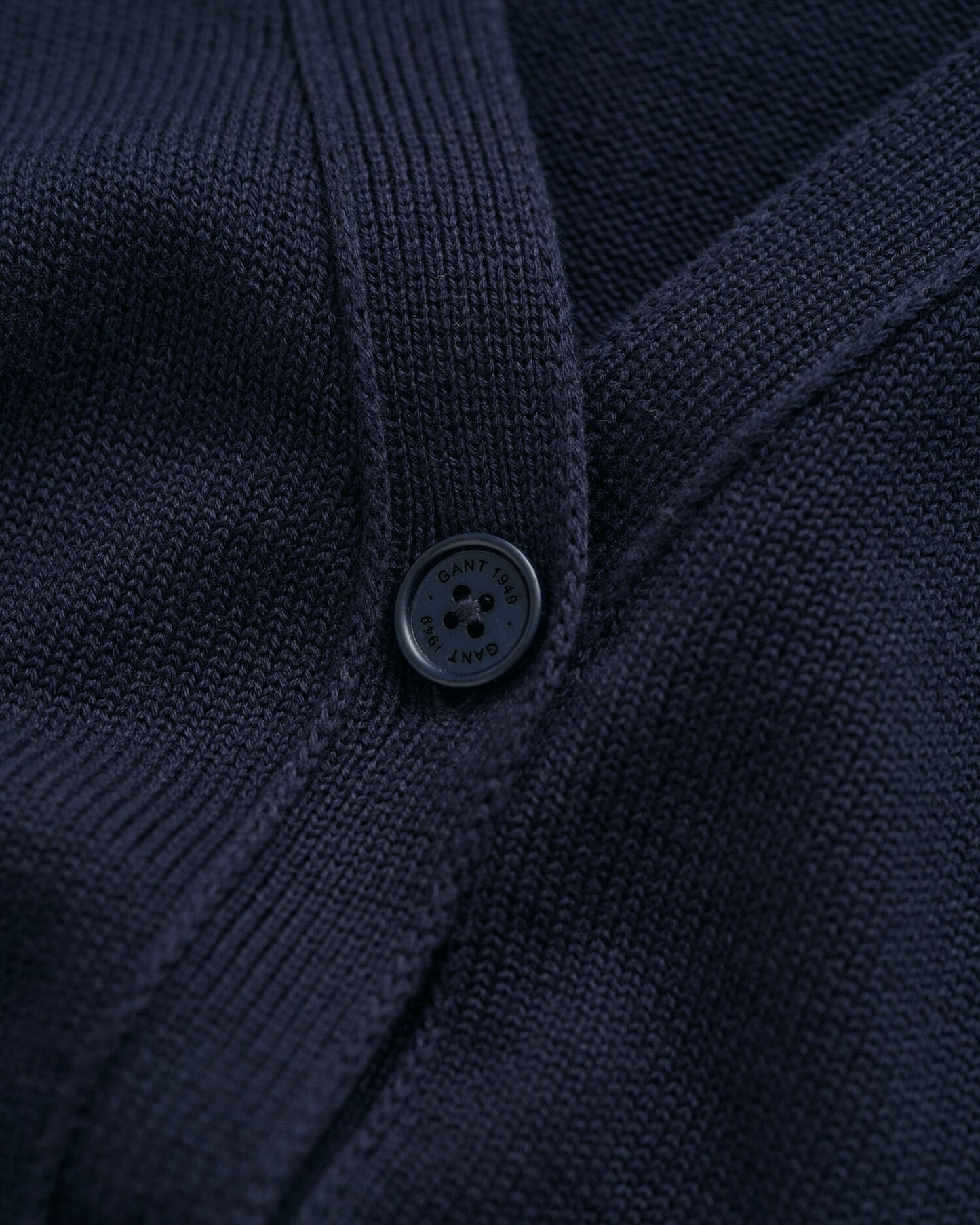 Klassische Baumwollstrickjacke