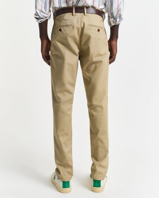 Chino coupe ajustée
