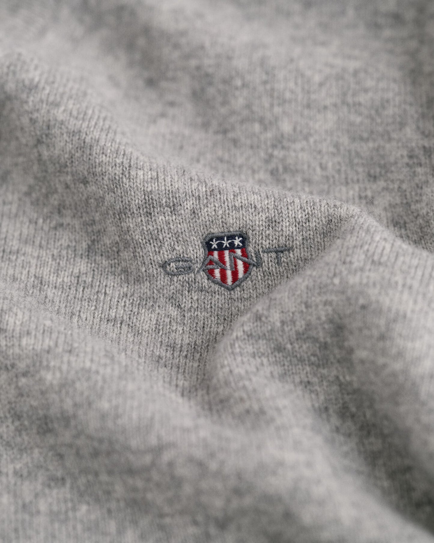Superfeiner Lammwoll-V-Pullover