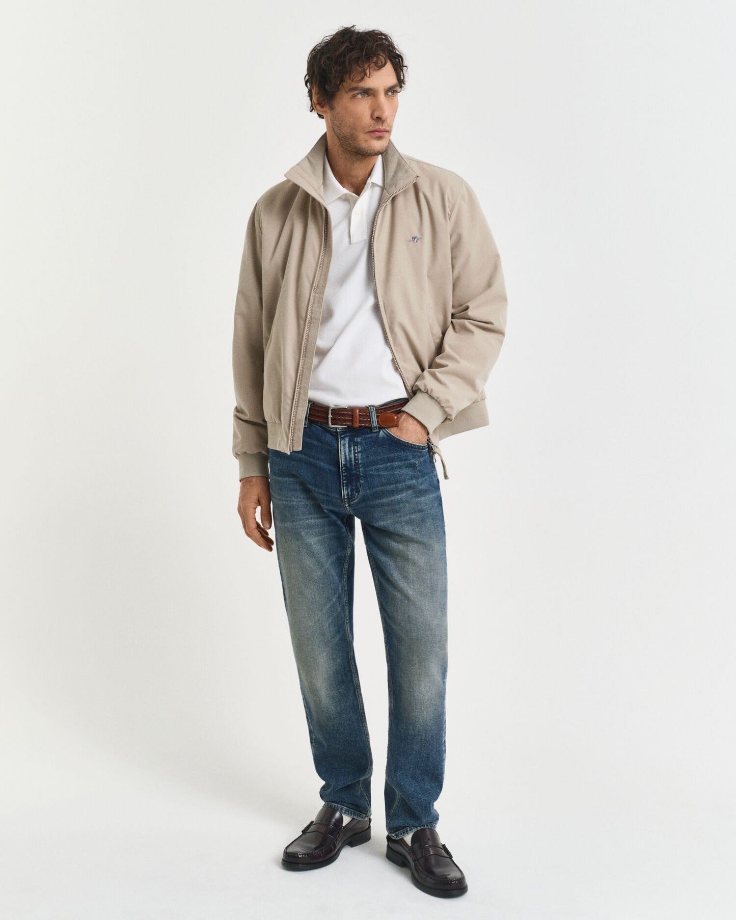 Poloshirt aus Piqué mit Wappen-Stickerei, Regular Fit