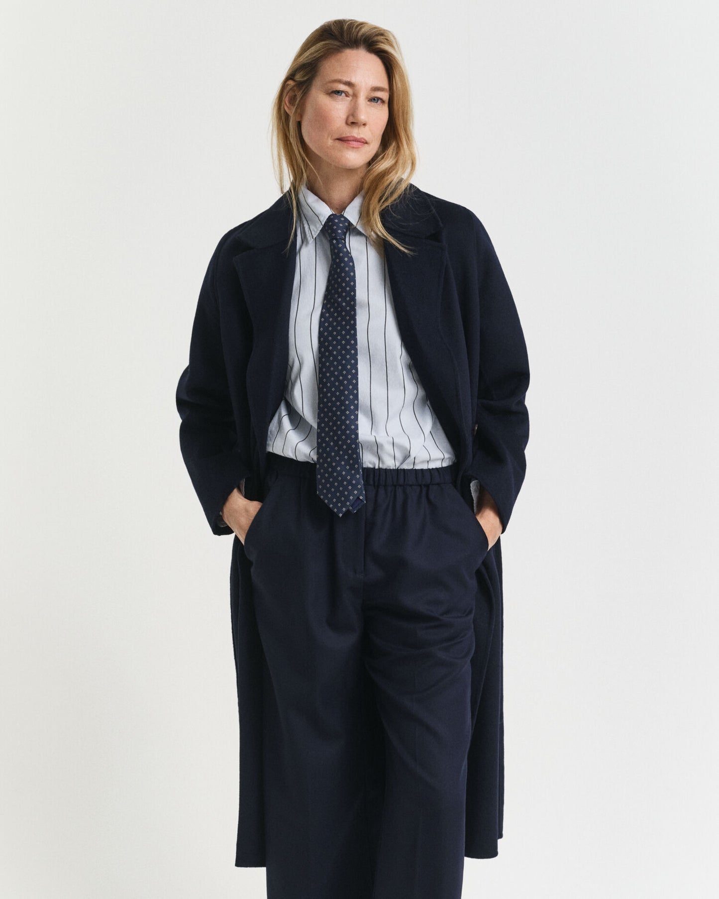 Manteau ceinturé cousu main