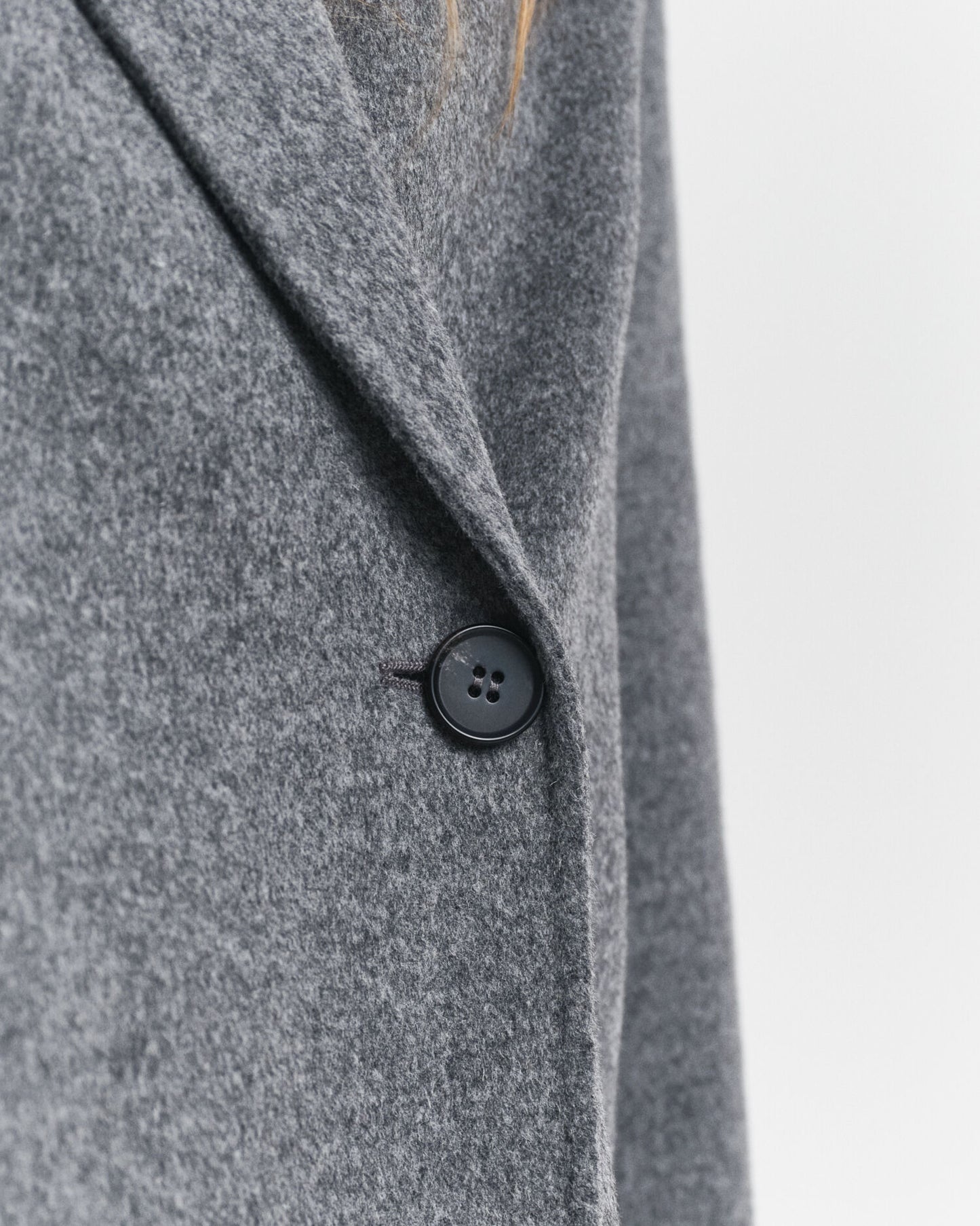 Veste ceinturée cousue main
