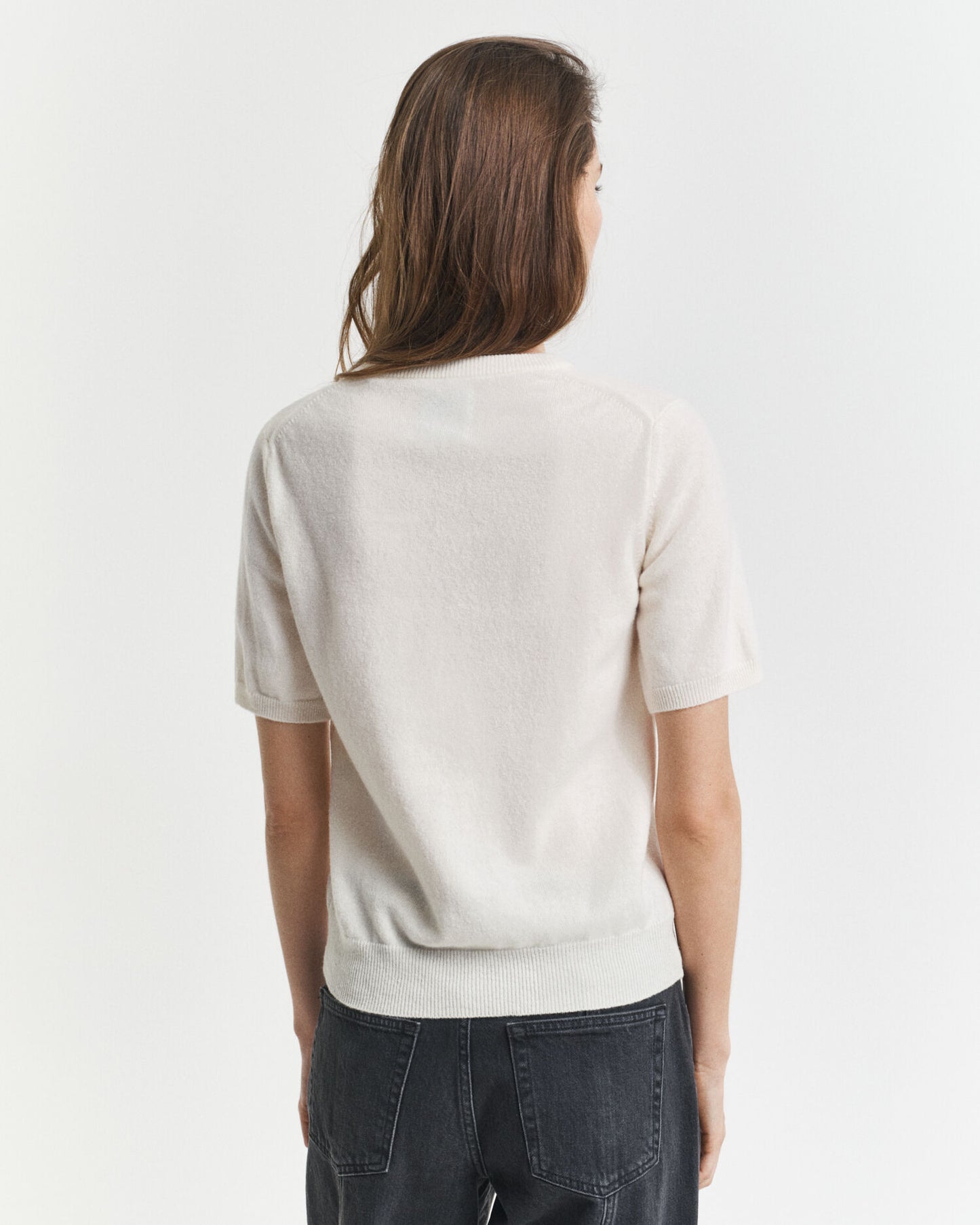 Superfeiner Lammwoll-Pullover mit kurzen Ärmeln und Rundhalsausschnitt