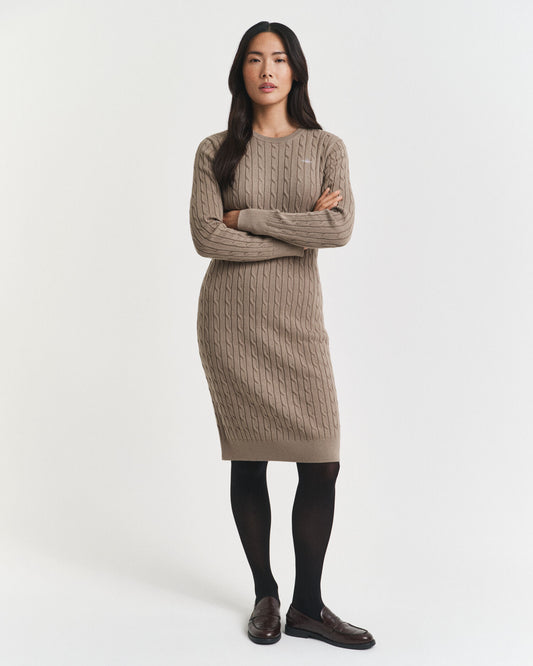 Kleid mit Rundhalsausschnitt aus elastischem Baumwollkabelstrick