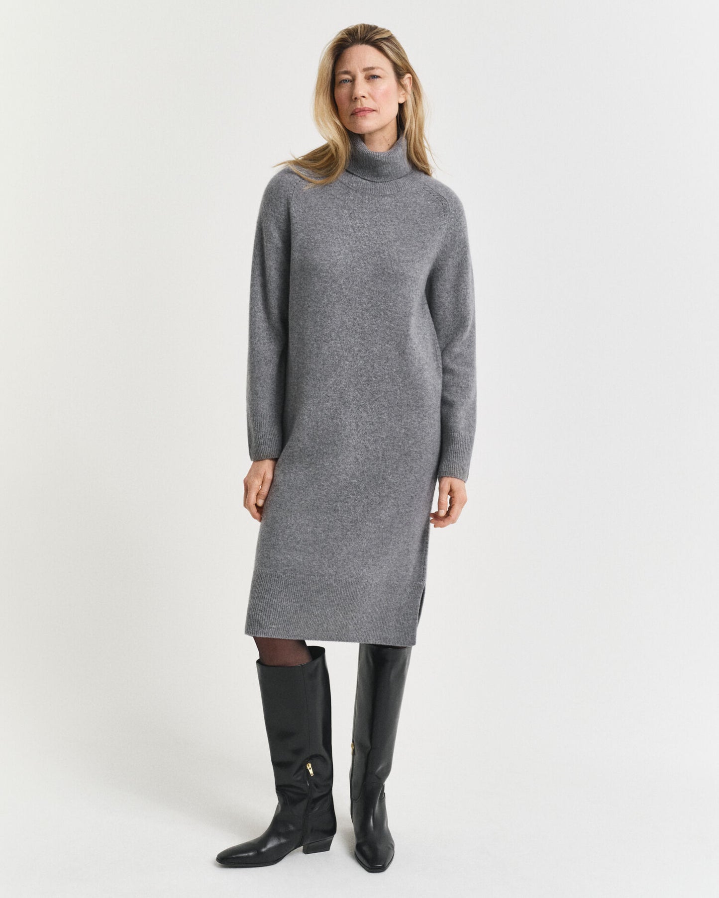 Robe à col roulé et détails en maille