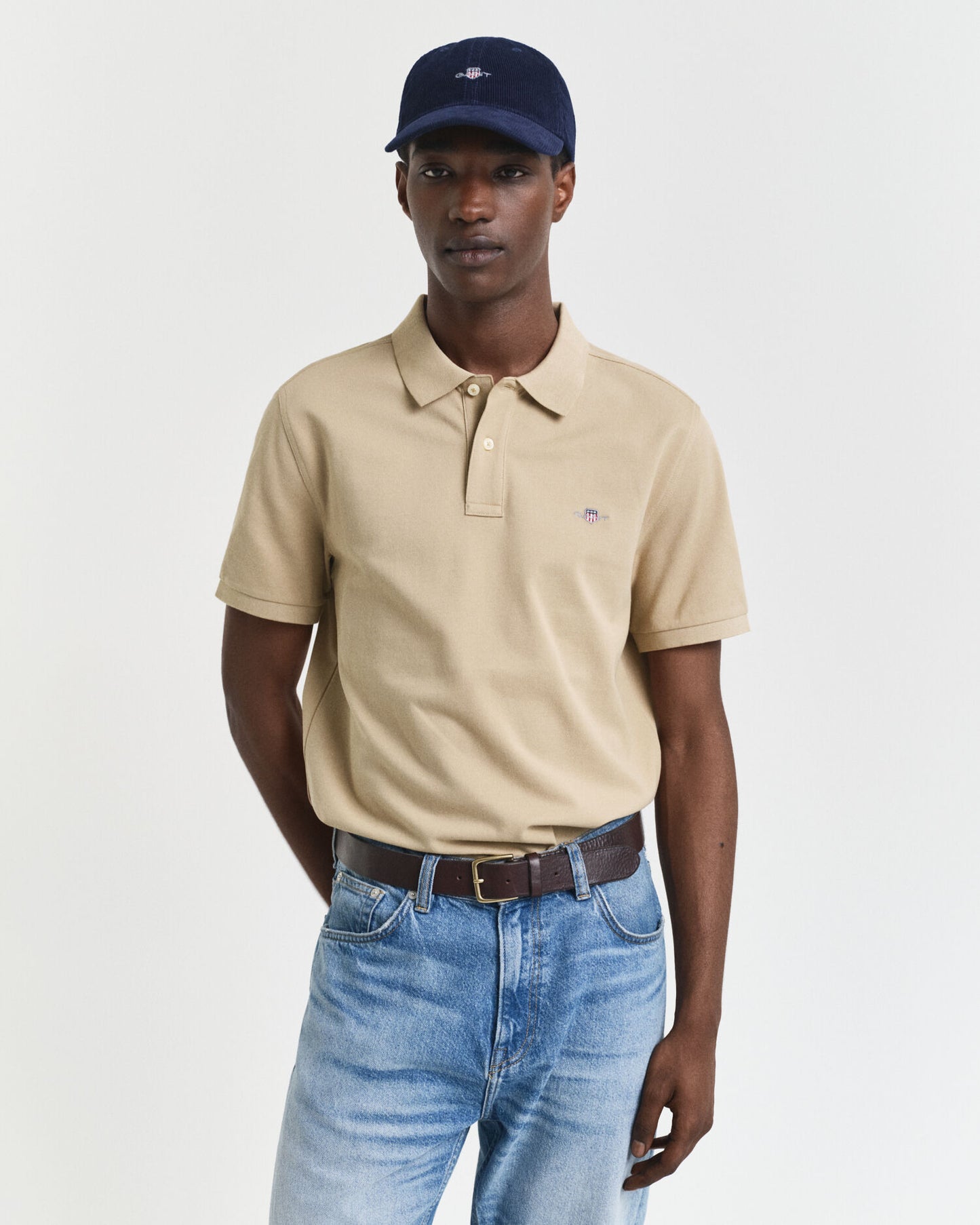 Polohemd aus Piqué mit regular fit und Shield-Logo