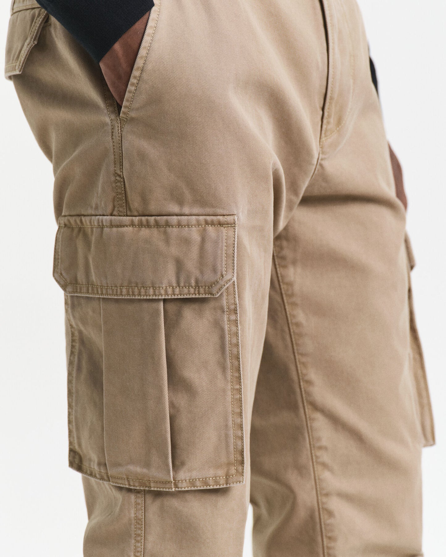 Pantalon cargo en sergé de coton coupe droite