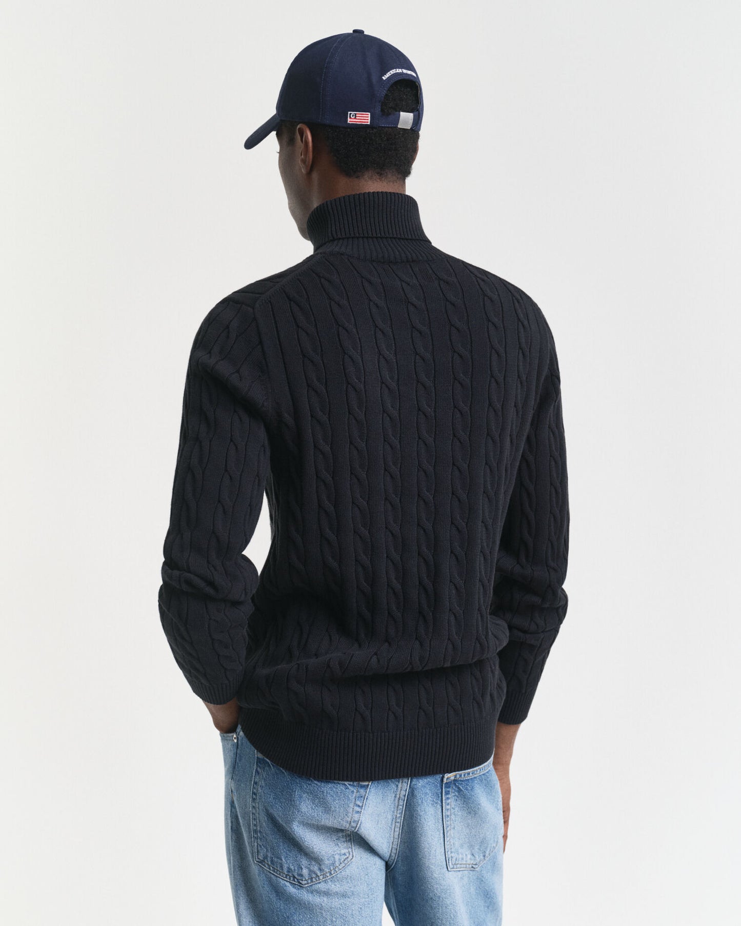 Baumwoll-Zopfstrickpullover mit Rollkragen