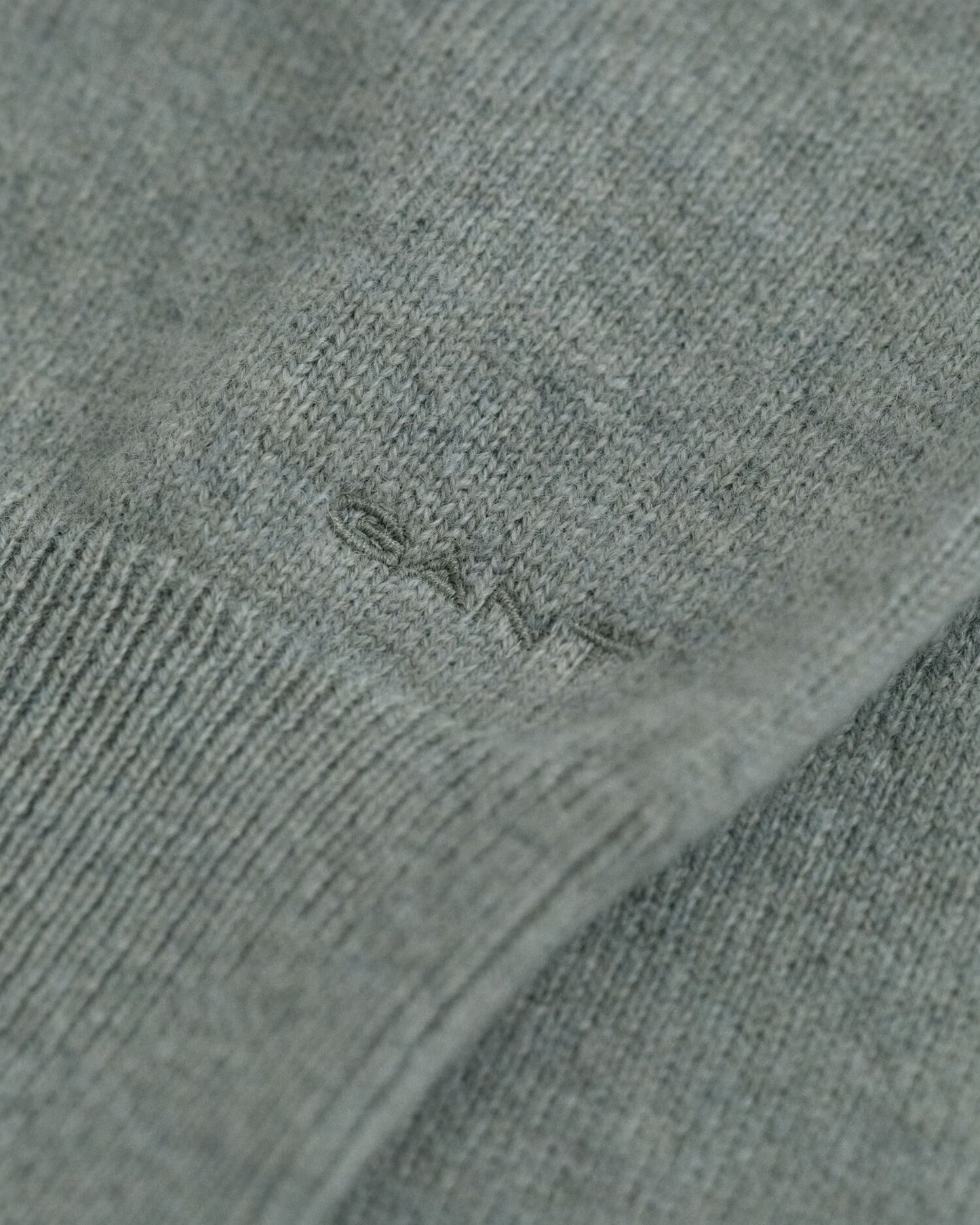 Feiner Lammwollpullover mit Rundhalsausschnitt