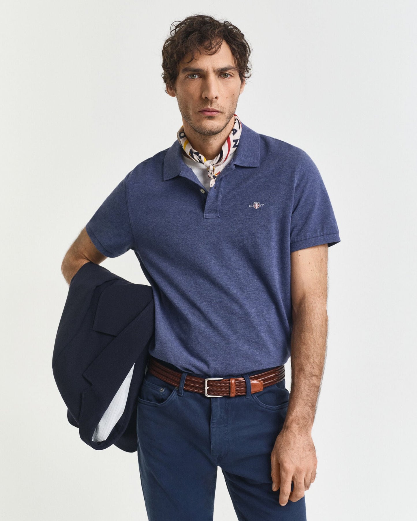 Polo piqué coupe droite avec écusson