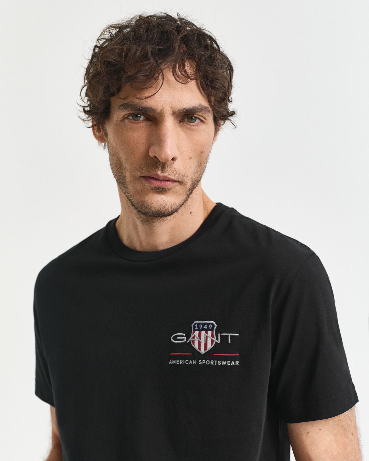 T-Shirt mit gesticktem Archivschild